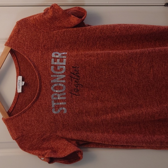 Women's top - Picture 2 of 5